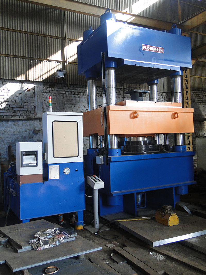 1000TON PILLAR TYPE HYDRAULIC RUBBER MOULDING PRESS (MODEL NO.-1443)