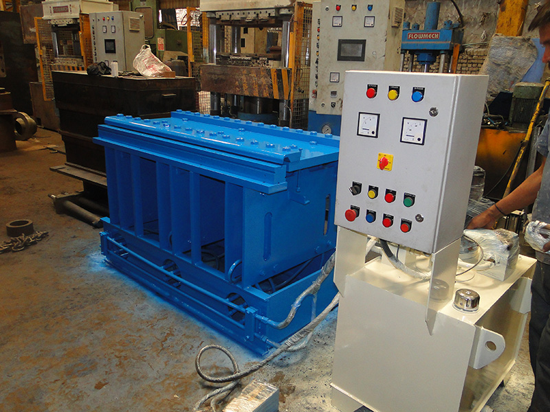 60TON HYDRAULIC PRESS BRAKE (MODEL NO.-1576)
